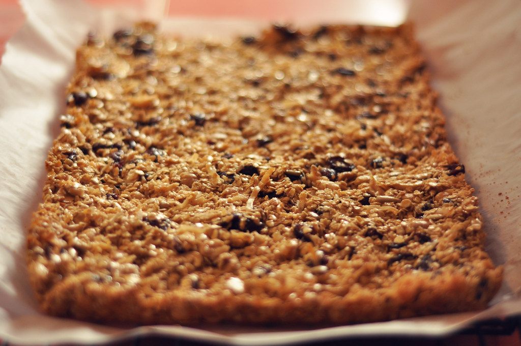 A photo of granola bar oats