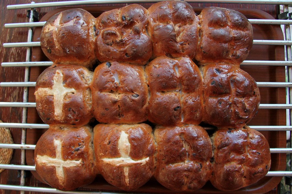 A photo of tea buns tray baking